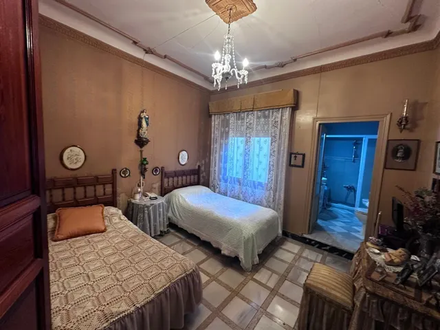Oportunidad en Monóvar: amplia casa de 4 habitaciones y 2 baños — 14