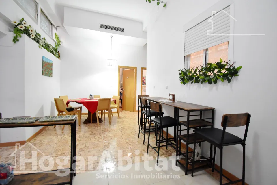 ¡CENTRO DE GANDIA! BAJO MUY AMPLIO CON TERRAZA Y TRASTERO