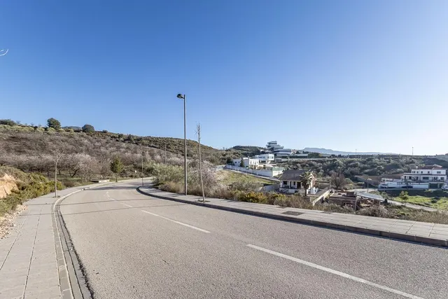 SOLAR URBANIZABLE EN ALTOS DE LA ZUBIA — 8