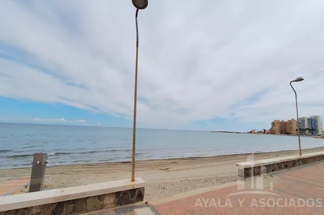Apartamento en venta con terraza, piscina comunitaria y plaza de garaje, en la manga del mar menor, zona del estacio — 31