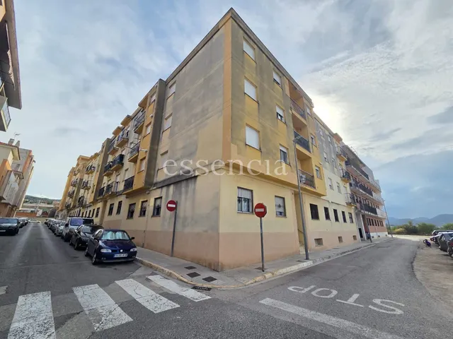Vivienda de 3 dormitorios con piscina — 24