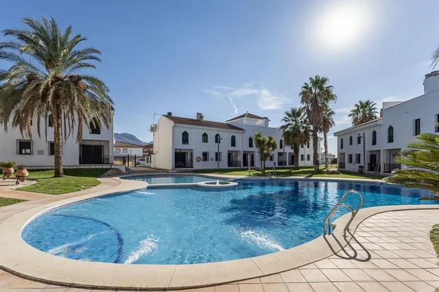 Adosado con espectacular terraza panorámica y piscina a 20 min de Granada — 28
