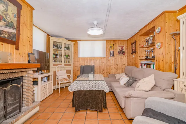 ¡AMPLIA CASA DE 4 DORMITORIOS, 3 BAÑOS Y CALEFACCIÓN CENTRAL EN LA ZUBIA! ✨ — 29