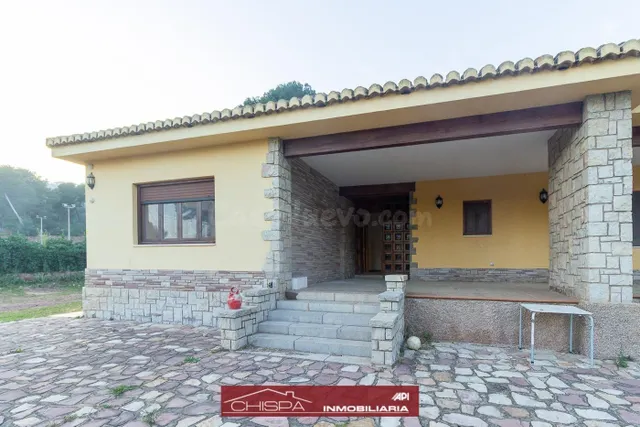 Precioso chalet en una sola planta con todas las comodidades - foto 2