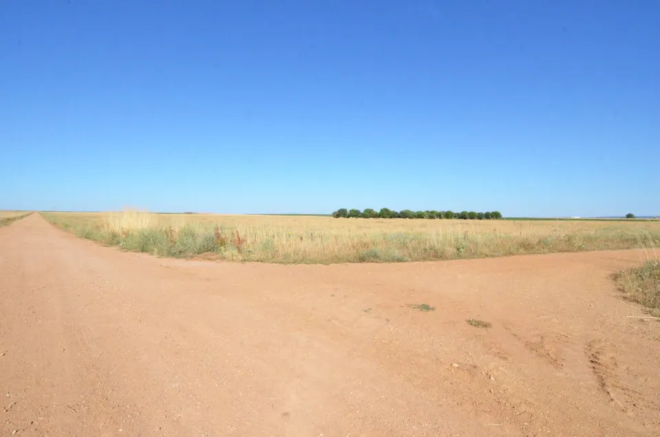 Urbis te ofrece un terreno en venta en Castellanos de Villiquera, Salamanca.