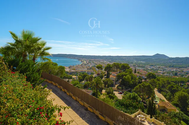 Villa lumar · panoramica sobre la bahia y el montgo en la corona javea — 13