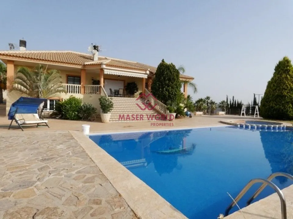 Chalet en venta en el campo en Mazarron