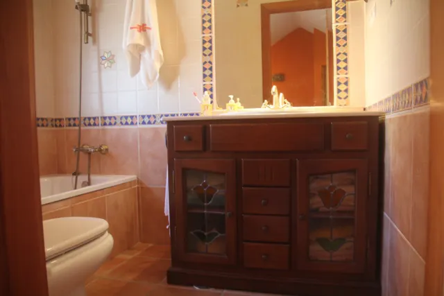 se vende casa adosada en el centro a tan solo 150 metros de la playa — 41