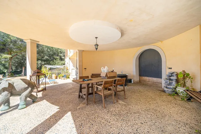 Chalet unifamiliar de 5 dormitorios y 5 baños, con piscina, garaje, ascensor y apartamento de invitados en Peguera (Calvià) — 10
