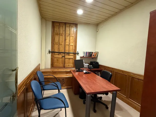 LOCAL IDEAL PARA OFICINAS AL CENTRO DE IGUALADA!!! — 17