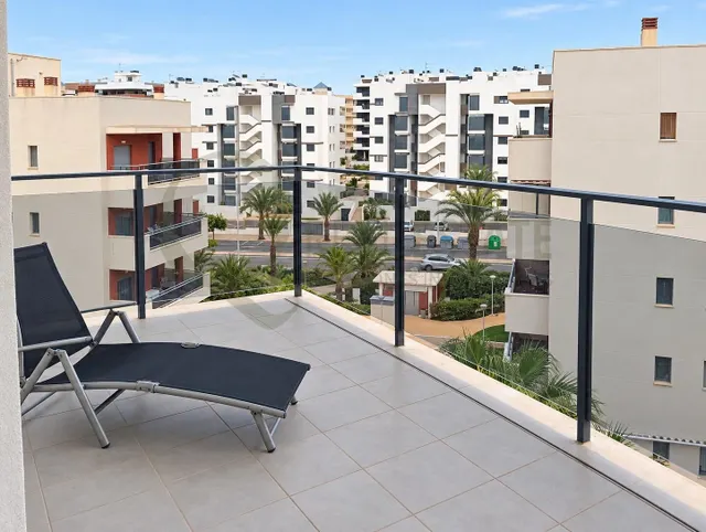 Piso en Arenales del Sol con terraza y vistas al mar — 17