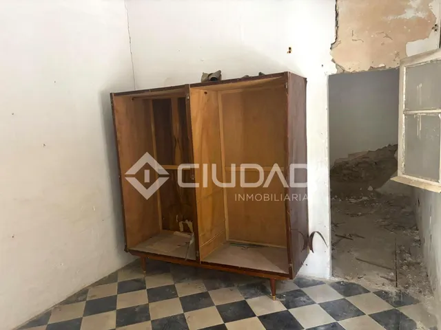 CASA PARA REFORMAR INTEGRAL JUNTO A LAS PILETAS — 7