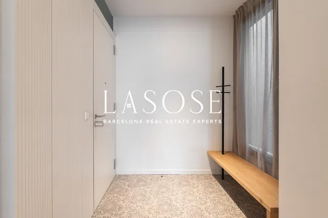 Acogedor piso de dos dormitorios, balcón y terraza comunitaria en alquiler en La Salut — 42