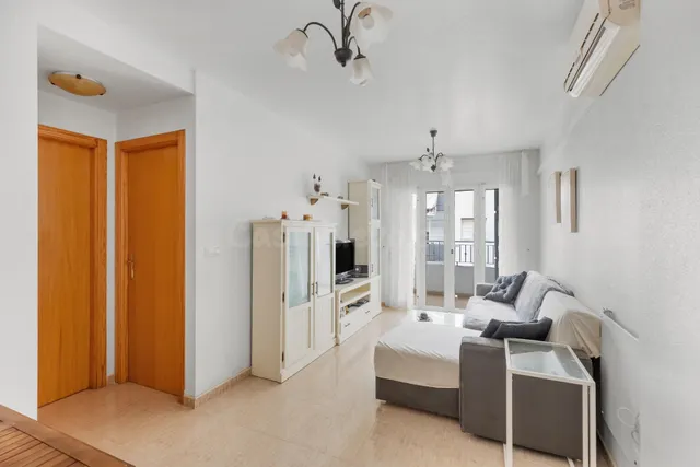 Apartamento de 2 dormitorios con piscina, garaje y trastero  - foto 2
