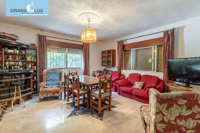 Espectacular Chalet en Ogijares - Ideal para Familias — 17