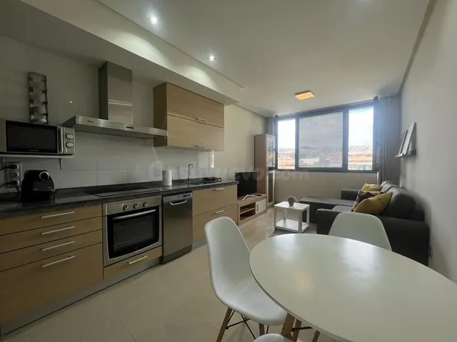 Vivienda en La Torre II con vistas al mar y a la ciudad.