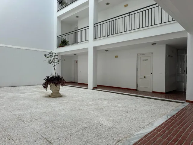 VIVIENDA MAS GARAJE — 28