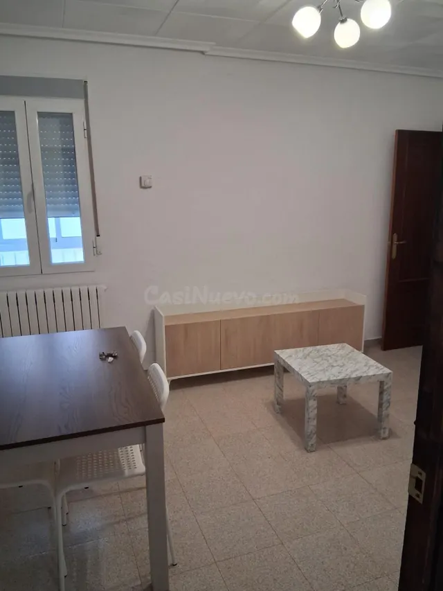 Amplio piso de cuatro dormitorios con muebles a estreno. — 5