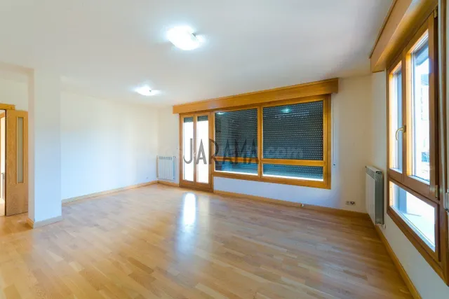 PISO NUEVO DE 4 habitaciones CON VISTAS A LA CASA DEL RELOJ - foto 3