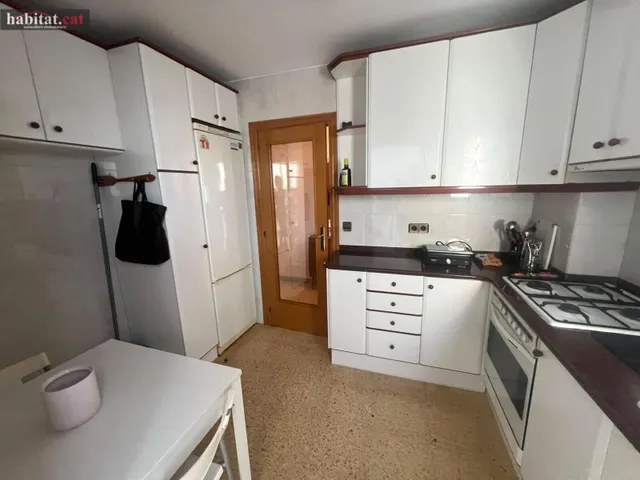Ático amueblado con terraza en el centro de Vilanova — 9