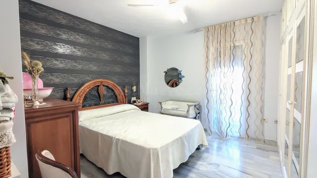 Piso en venta con tres dormitorios en el centro de Torremoli