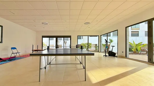 ÁTICO EN 'LOMAS DE CAMPOAMOR' CON SOLARIUM PRIVADO CON VISTA - foto 2