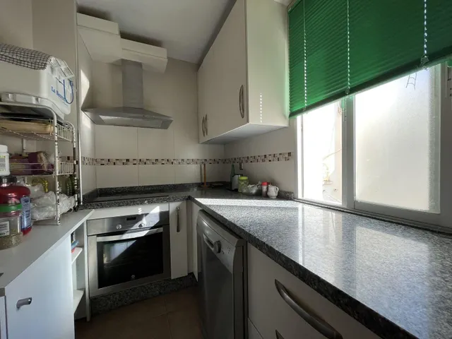 Piso con terraza, vistas al mar y plaza de garaje en Arroyo de la Miel, Benalmádena — 24