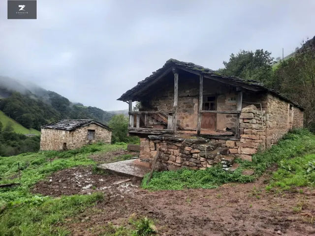 CONJUNTO DE 3 CABAÑAS PASIEGAS INDEPENDIENTES EN VEGA DE PAS - foto 3