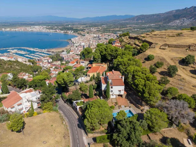 Chalet independiente en el Puigrom con vistas a la bahía - foto 4