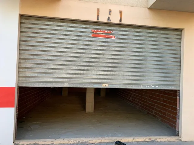 Local diáfano en plaza con parque - Alquiler Llíria - foto 5