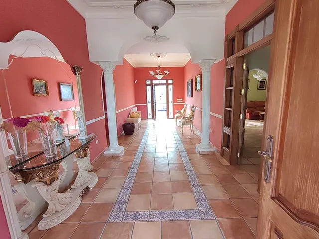 VILLA DE LUJO A TAN SOLO 30 MIN DE LA PLAYA CON PARCELA DE 1 - foto 5
