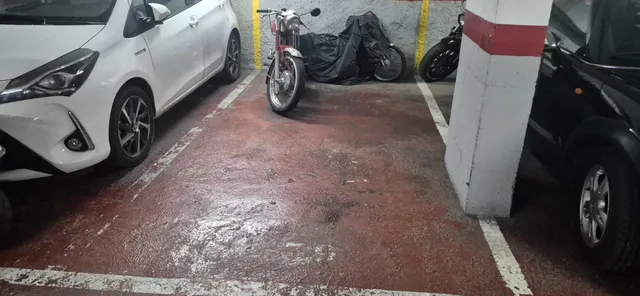 Exclusiva plaza de parking en Sarrià, comodidad, amplitud y excelente ubicación — 21