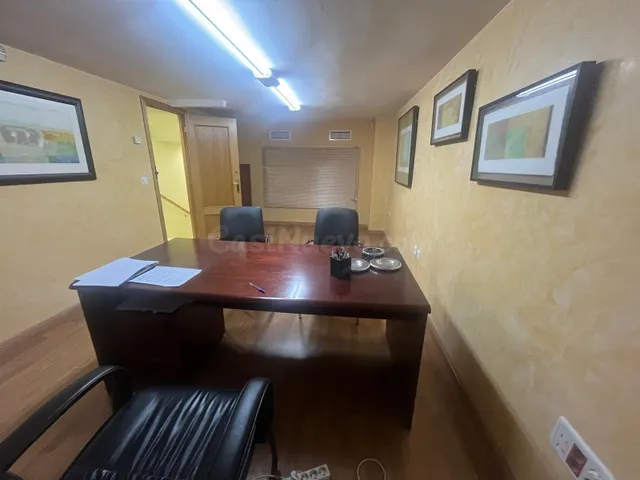 ¡Gran oportunidad! Local comercial en alquiler en el centro  - foto 5