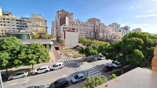 Piso de 3 dormitorios, 2 baños, plaza de garaje y trastero en la calle Azarbe del Papel — 6