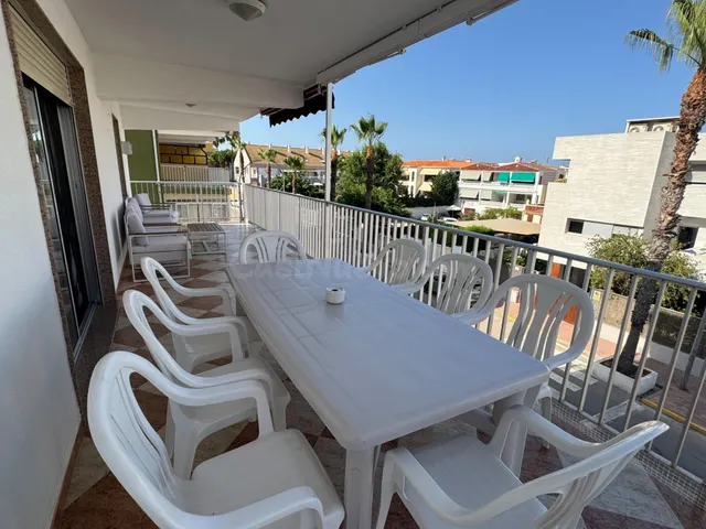 APARTAMENTO CON GRANDISIMA TERRAZA CON VISTAS AL MAR — 4