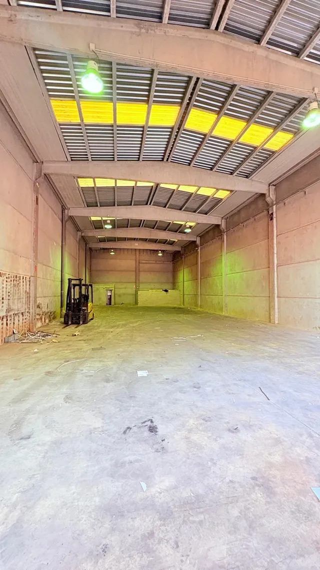 Nau industrial de 400 m2 — 6