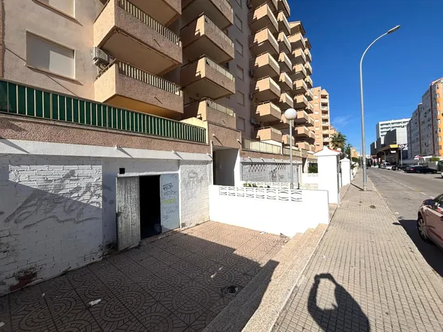 Local diáfano en la playa de Gandia calle Camp de Morvedre 5 — 2