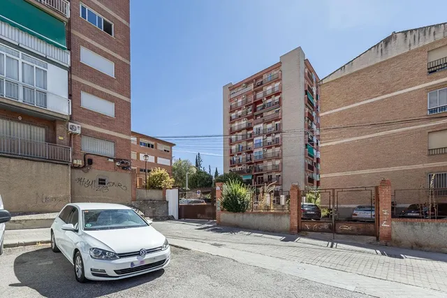 PISO EN CAMINO DE ALFACAR — 36