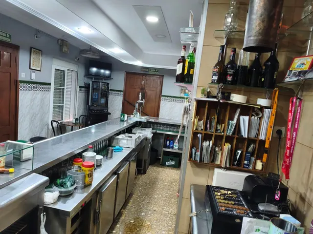 Edificio Singular en Esquina con Gran Fachada en Ciudad Jardín | 272 m2 — 8