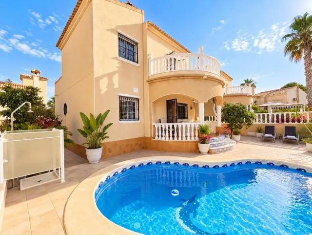 Villa Independiente con Piscina Privada, Vistas al Mar y Par - foto 3