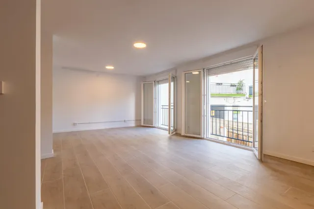 Local a estrenar de 112 m2 en Sitges. Abre tu negocio mañana — 10