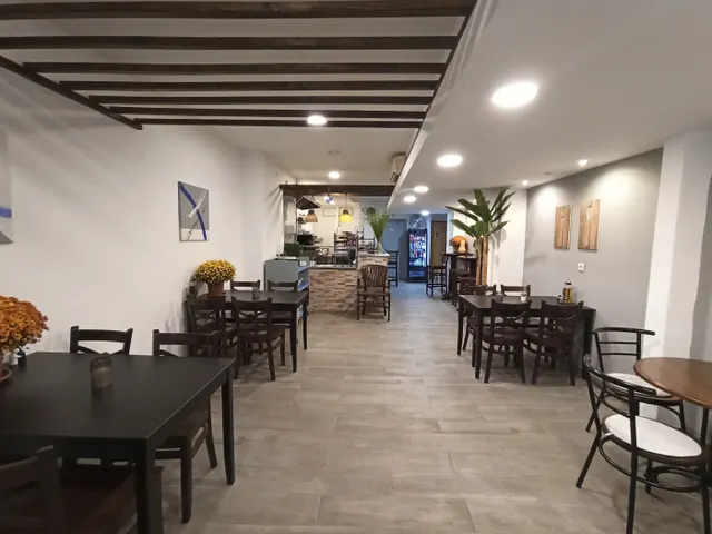 Oportunidad de inversión: local comercial muy cerca de El Corte Inglés de avenidas — 5