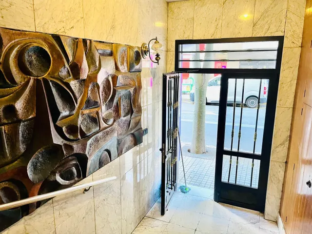 ENTRESUELO COMERCIAL EN REINA VICTORIA — 15