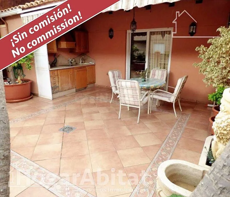 ¡CASA ESPECTACULAR! AMPLIA Y LUMINOSA CON BALCÓN Y TERRAZA