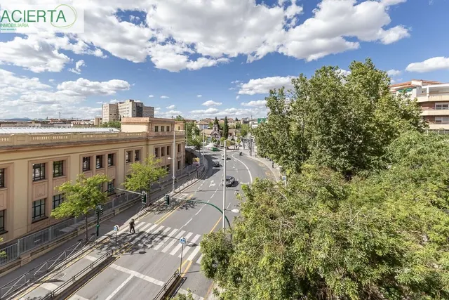 Piso señorial de 182 m2 en Avenida Madrid: amplitud, luz y posibilidades infinitas con garaje opcional. — 12