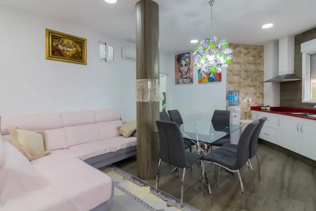 VIVIENDA CON NEGOCIO EN ABANILLA. — 6