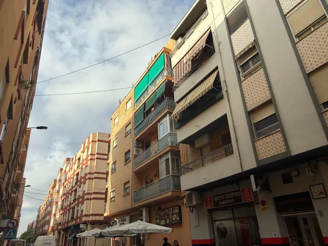 TOTALMENTE REFORMADO  A ESTRENARE, PISO EN BUENA ZONA,   EXTERIOR, MUY LUMINOSO. — 42