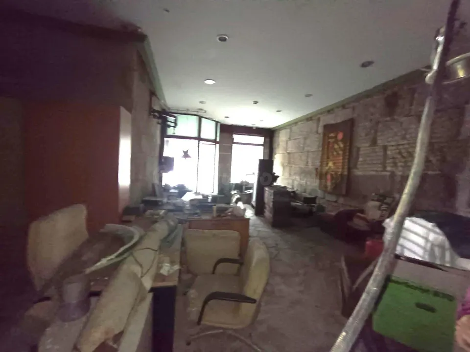 ¡INCREIBLE OPORTUNIDAD! Local comercial en Sanjurjo Badía