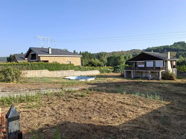 CASA INDEPENDIENTE CON TERRENO EN MOLINASECA