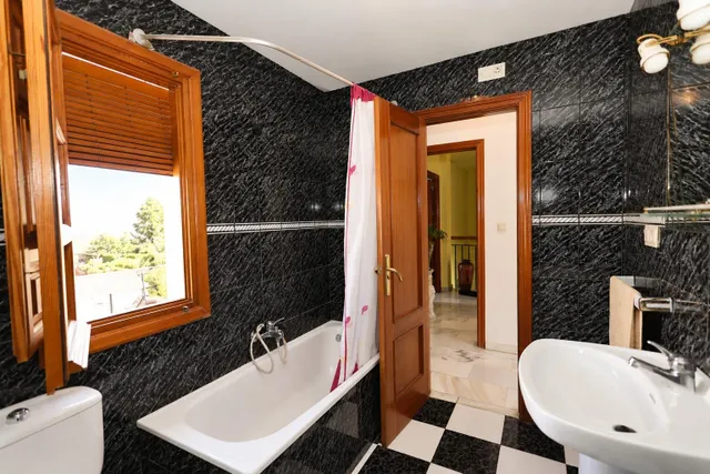 Chalet independiente con piscina en Híjar, Las Gabias — 24